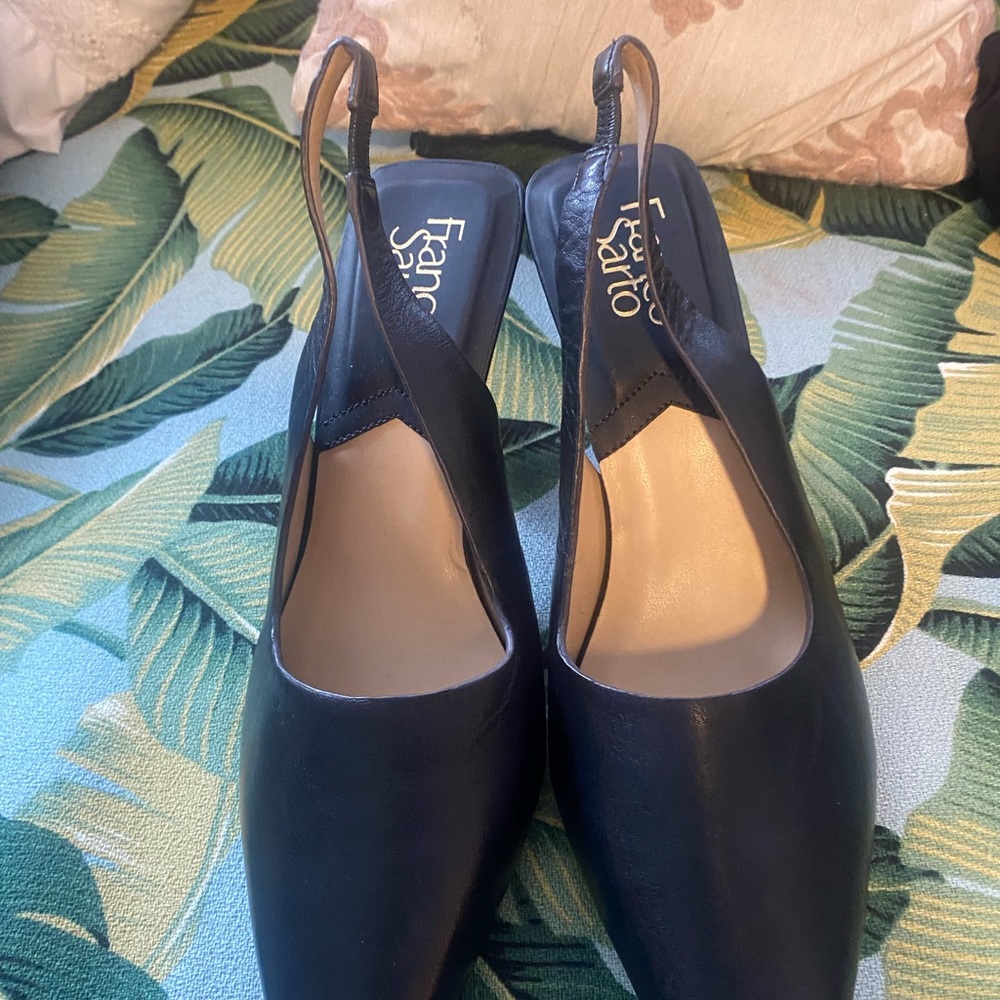 Brand new black pumps